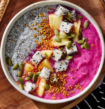 High-Fiber Dragon Fruit & Pineapple Smoothie Bowl
